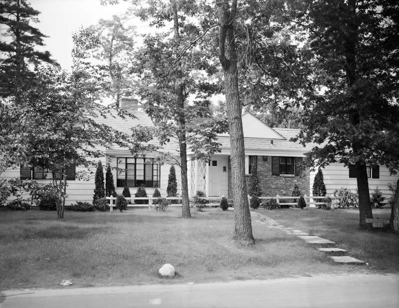 #27 103 (street unidentified), 1948