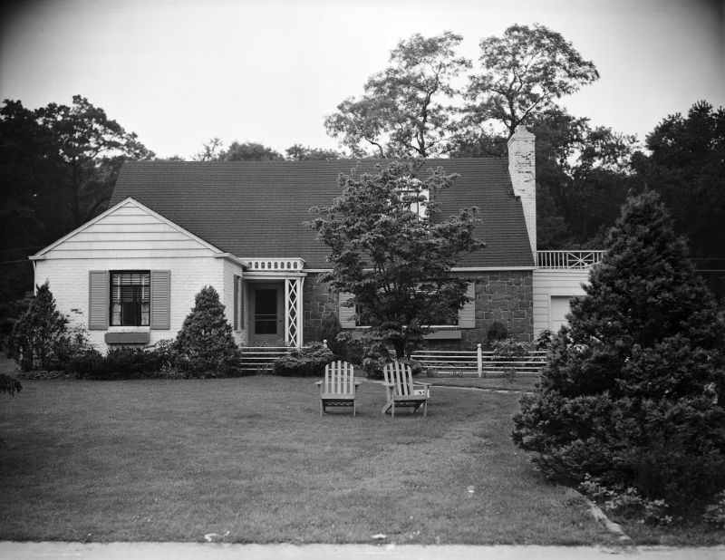 #34 23 (street unidentified), July 1949