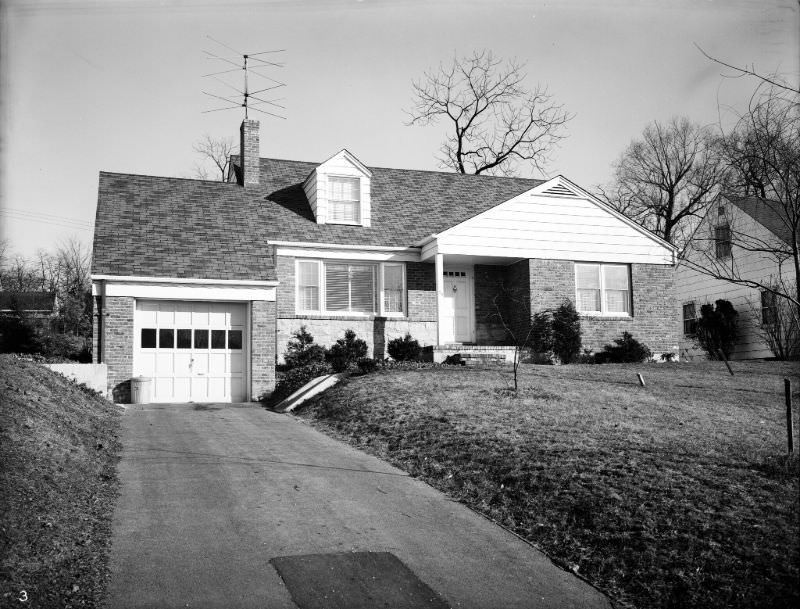 #35 23 (street unidentified), July 1949