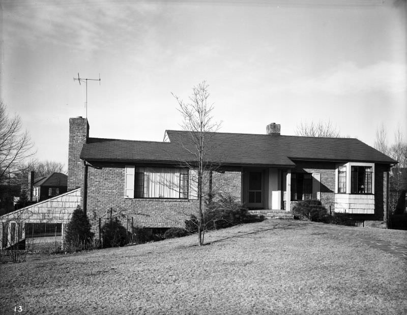 #37 33 (street unidentified), July 1949
