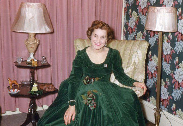 #41 Woman in green dress, USA, 1950s