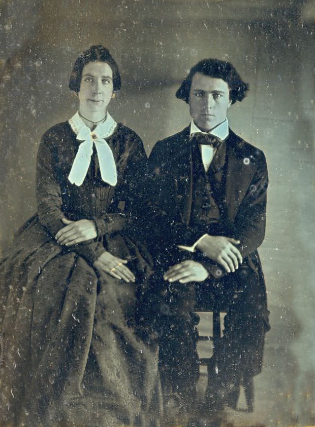 #38 Two rural Americans in a great pose