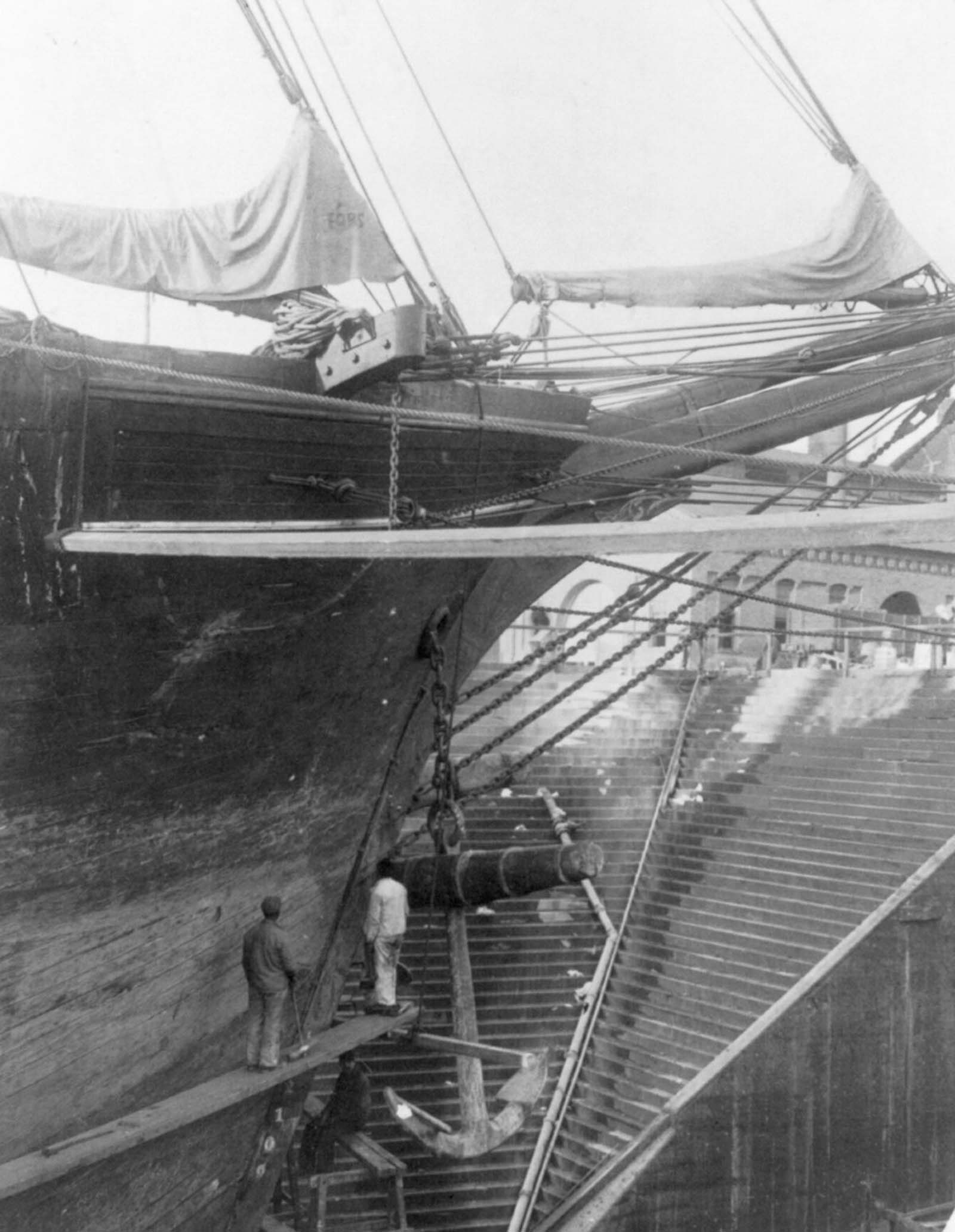 #11 Workers at the Newport News Shipbuilding Company in Virginia, 1899.