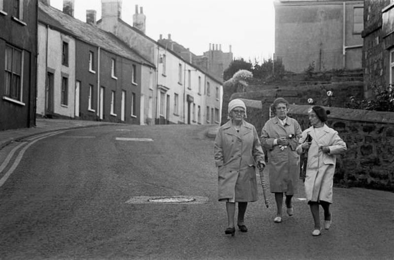 #51 Walking to chapel on Sunday evening in Blaenavon