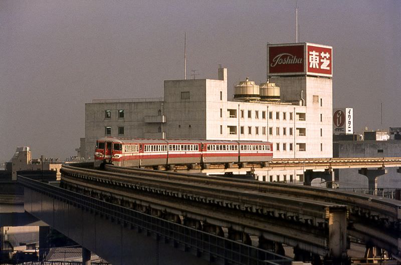 #33 Tokyo monorail, 1983