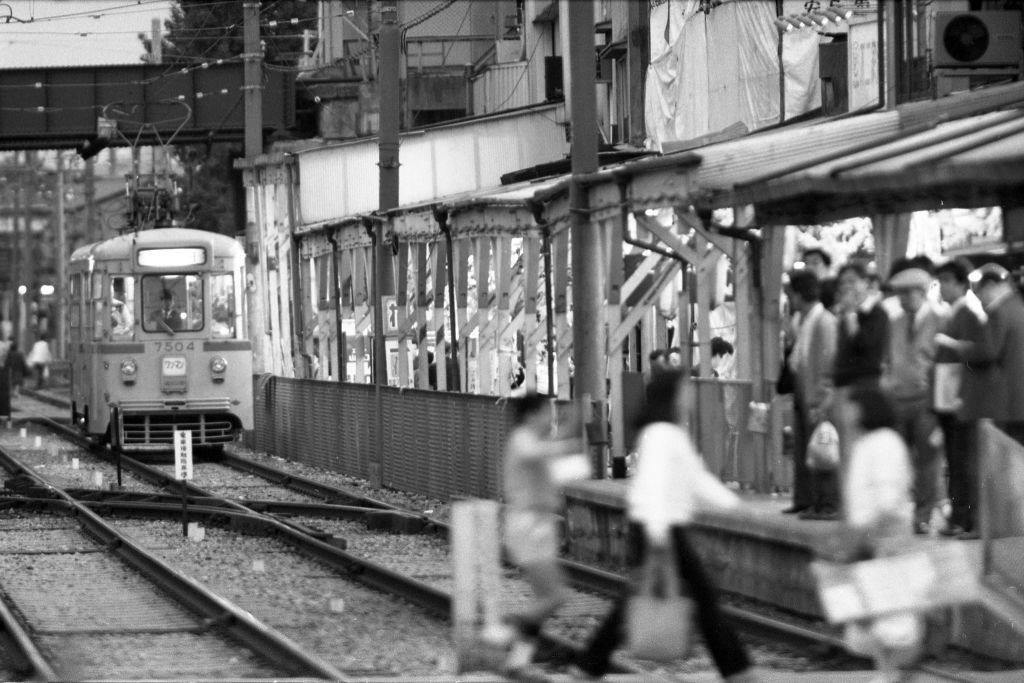 #48 An Arakawa line tram approaches to Machiya Station, Tokyo, 1984