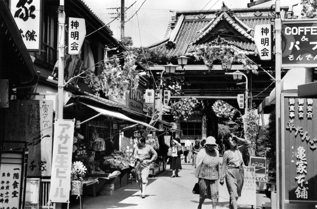 #55 People visit Shibamata Taishakuten temple, Tokyo, 1982