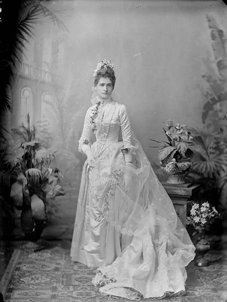 #23 Young bride in 1874