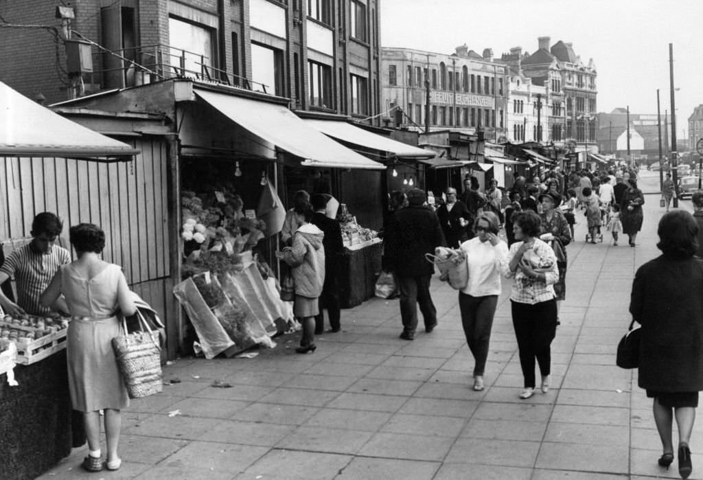 #56 Mill Lane Fruit Market, Cardiff, Wales, Tuesday 11th August 1964.