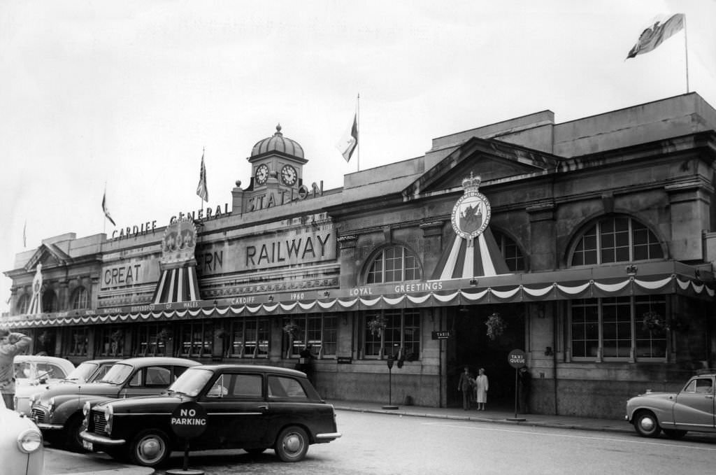 #87 Cardiff Central railway station, decorated for the National Eisteddfod of Wales. 29th July 1960.