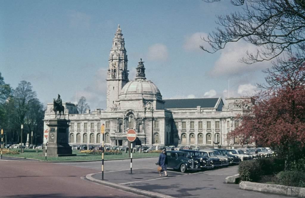 #93 Cars parked in front of Cardiff City Hall located in the Cathays Park civic centre area of Cardiff, Wales, 1960.