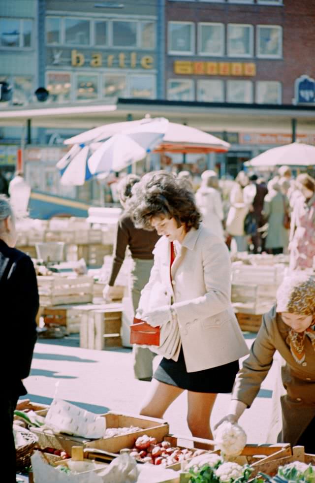 #29 Ulm. Marketplace, Germany, 1972