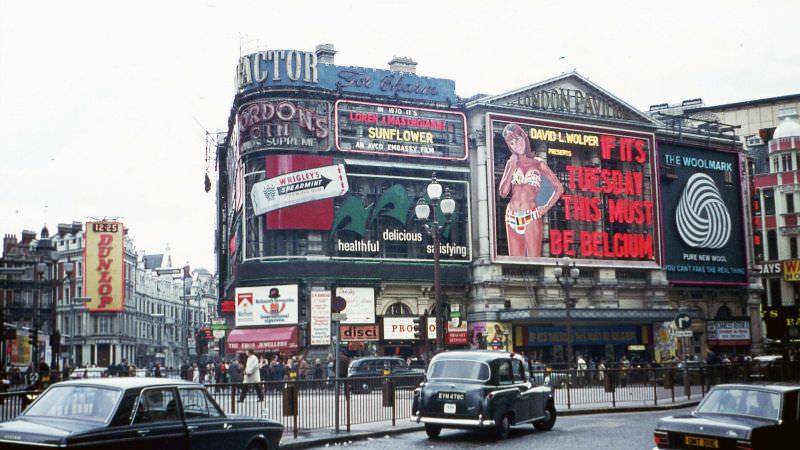 #68 Piccadilly Circus, London, April 1970