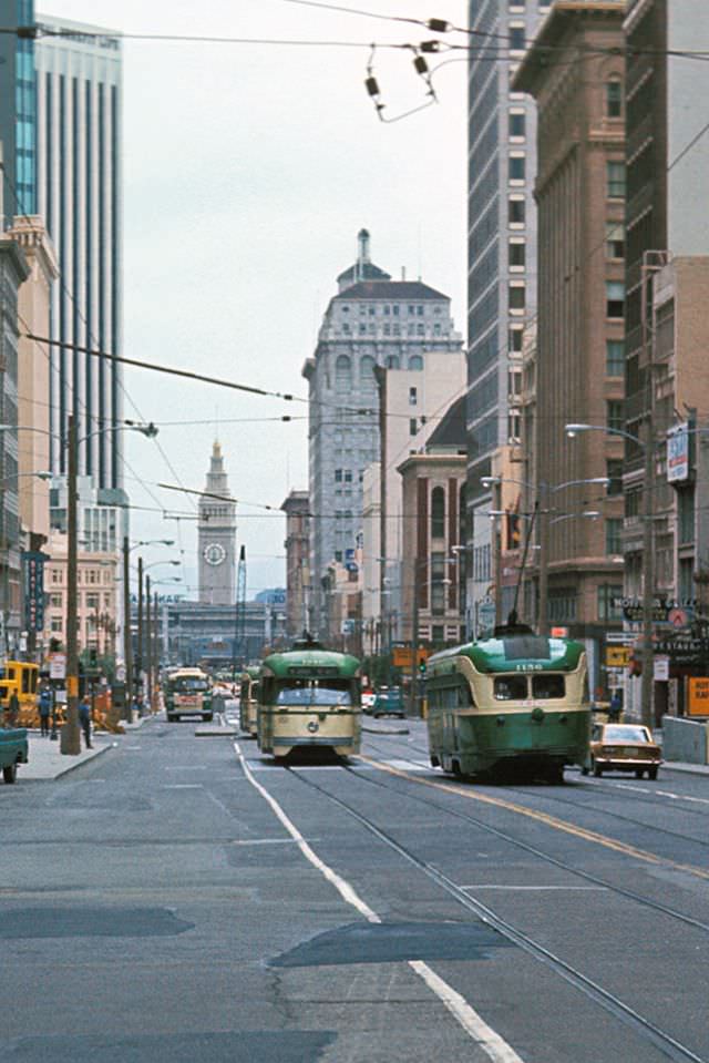 #58 Market Street at 3rd Street_Geary Street looking northeast, 1971