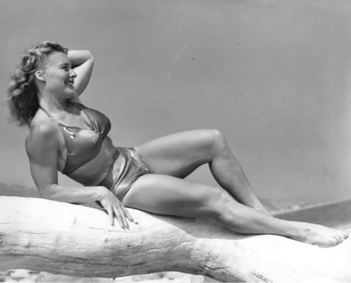 Abbye Eville: Life Story and Fabulous Photos of the Queen of Muscle Beach Sports
