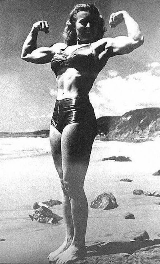 Abbye Eville: Life Story and Fabulous Photos of the Queen of Muscle Beach Sports