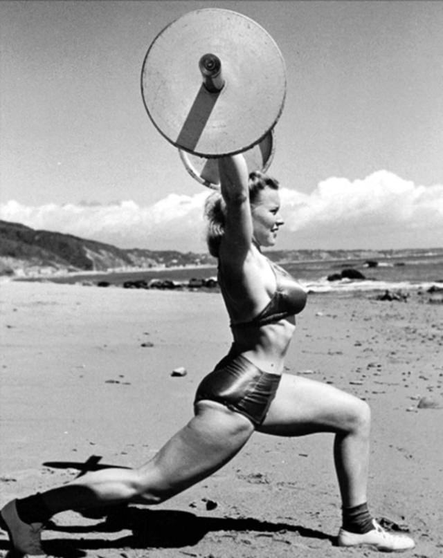 Abbye Eville: Life Story and Fabulous Photos of the Queen of Muscle Beach Sports