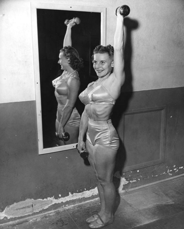 Abbye Eville: Life Story and Fabulous Photos of the Queen of Muscle Beach Sports