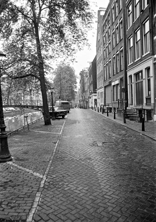 #36 Amsterdam canal, 1970s