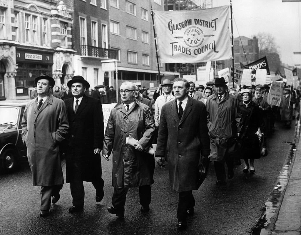 #117 The contingent of a protest against unemployment.