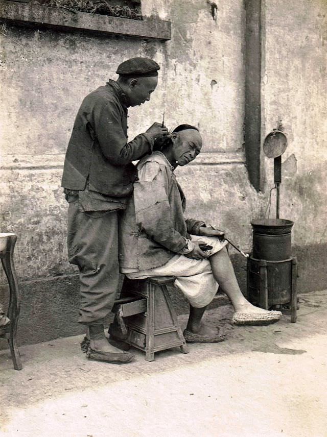 #25 Curing an ear, Peking