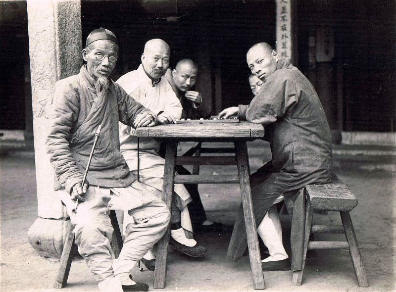 #31 Men playing chess