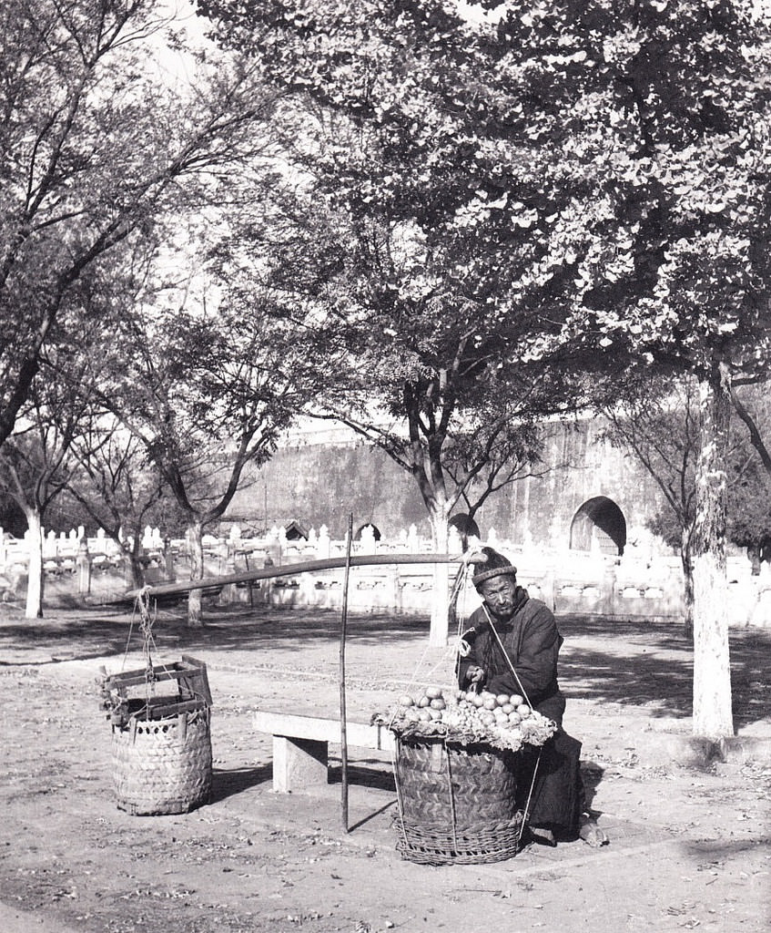 Fascinating Historical Photos of China in the 1930s that Offer a Glimpse into Everyday Life Places