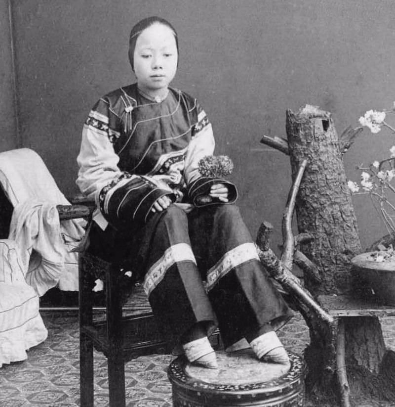 Bound Feet: Horrible Body Modification that Chinese Women Practiced for One Thousand years Weird