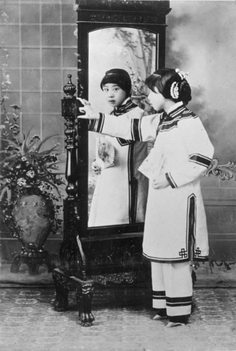 Bound Feet: Horrible Body Modification that Chinese Women Practiced for One Thousand years Weird