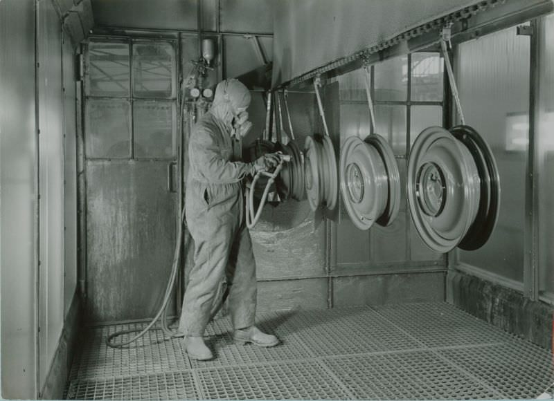 #16 Spraypainting wheel hubs, 1951