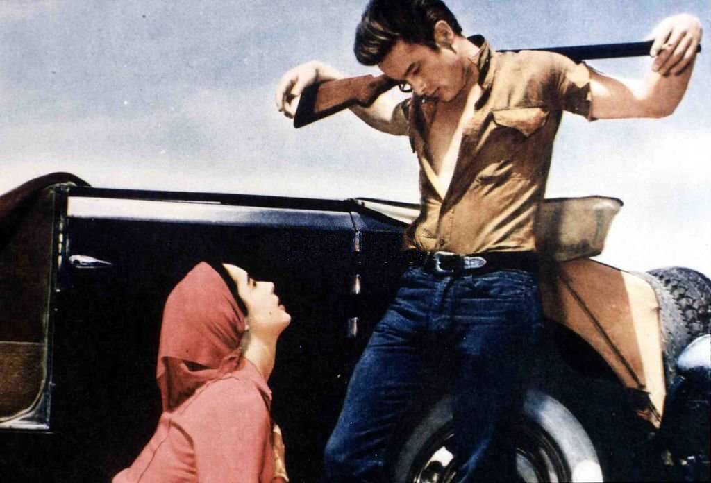 #27 Elizabeth Tayor and James Dean on the set of the movie ‘Giant’, 1955