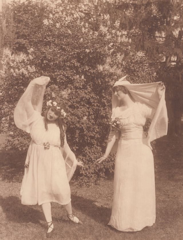 #25 The Girton School upper and lower schools 1914 performance of “Sanctuary