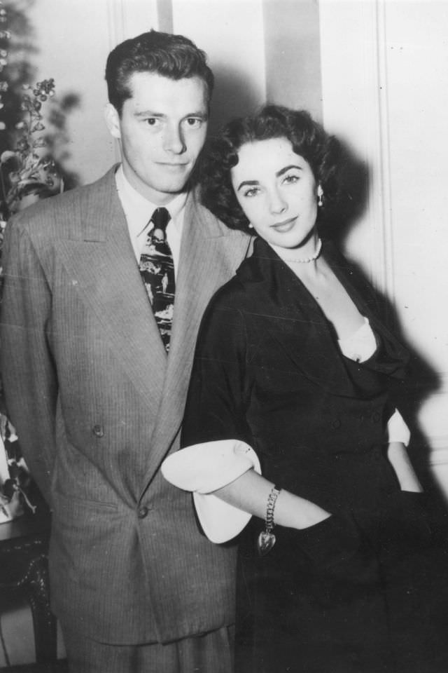 #2 Elizabeth Taylor’s first honeymoon was spent with Conrad “Nick” Hilton, hotelier and great-uncle of Paris Hilton in 1950.