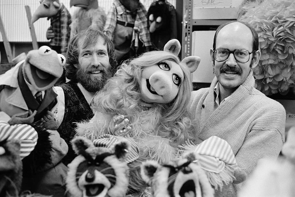 #10 The creators of the Muppet Show, Jim Henson and Frank Oz, with the main characters Kermit the Frog and Miss Piggy.