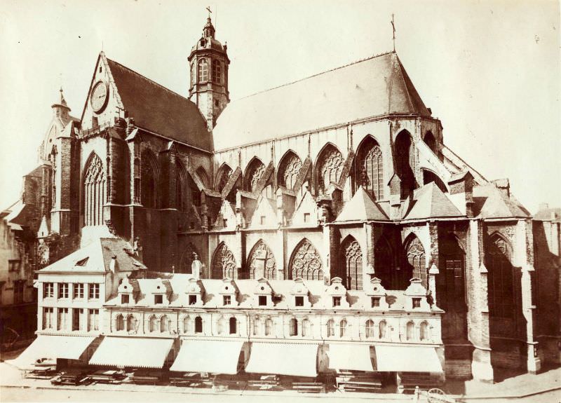 #29 St-Pieterskerk before arson, Leuven, August 1914