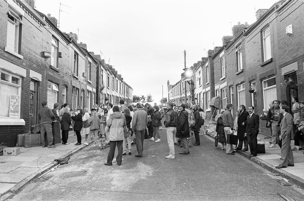 #175 The BBC in Elswick Street, Dingle filming the hit comedy “Bread” 11th July 1987.