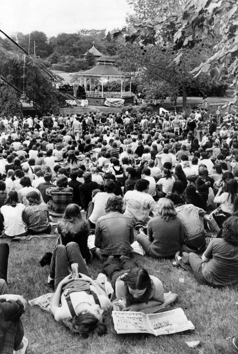#23 Larks in the Park, Music Festival, Sefton Park, Liverpool, 24th August 1984.