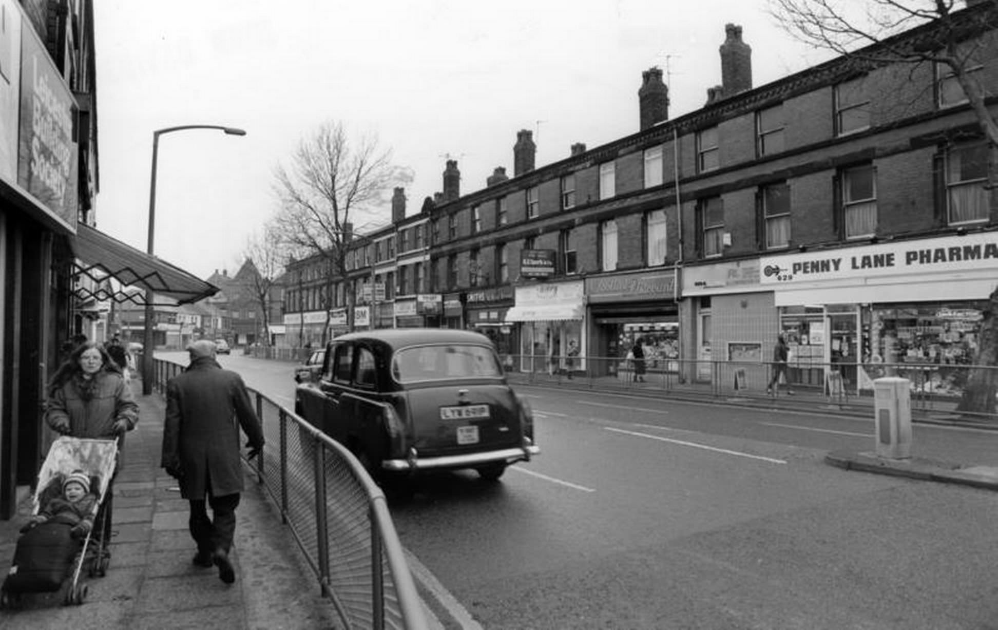 #31 Shops on Smithdown Road, near the Penny Lane junction, 6th January 1986.
