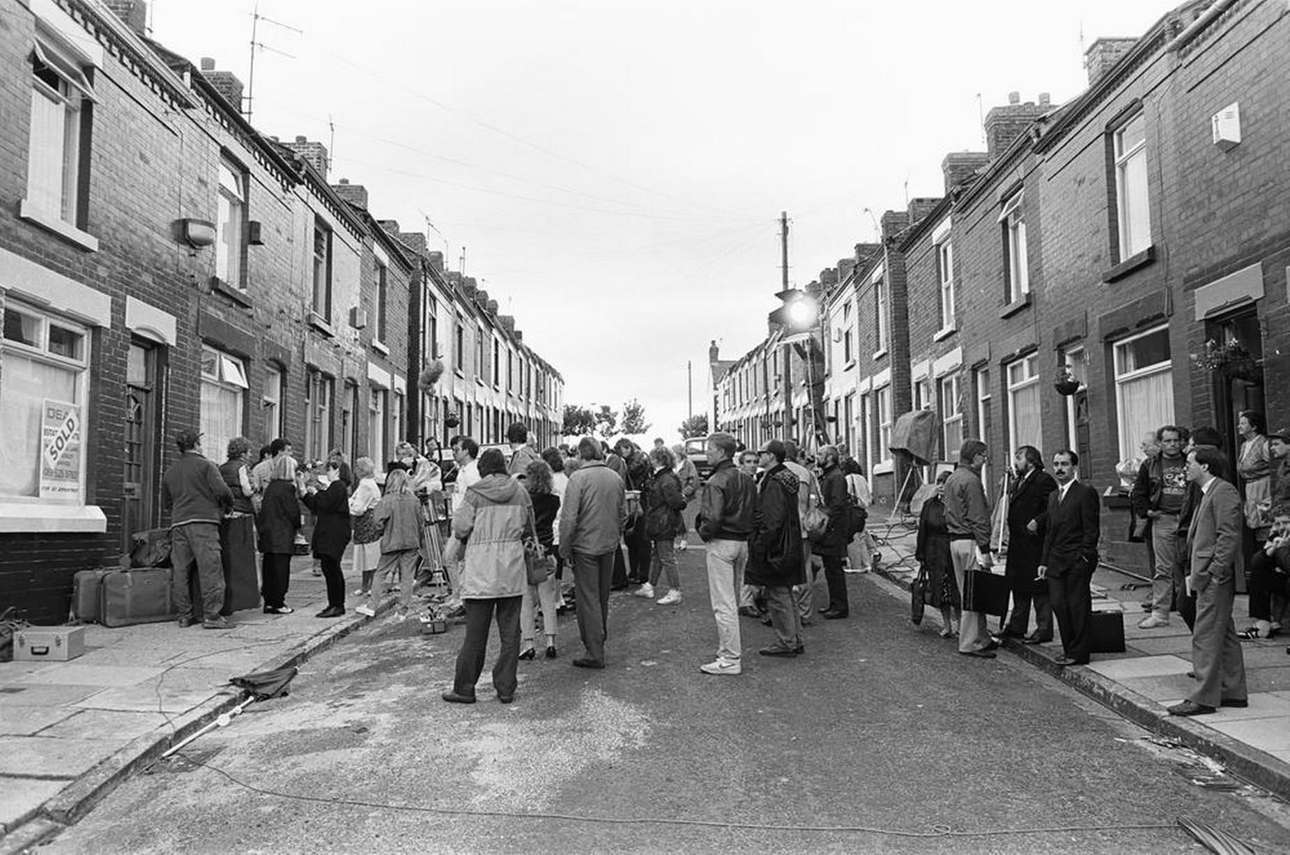 #4 The BBC in Elswick Street, Dingle filming the hit comedy “Bread” 11th July 1987