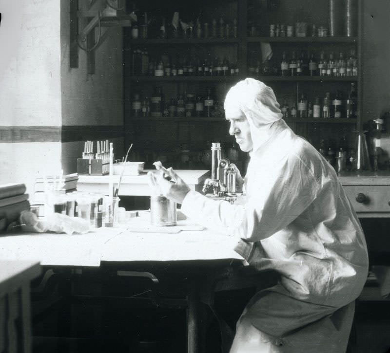 #38 Dr. Young in Vaccine Laboratory, Changchun