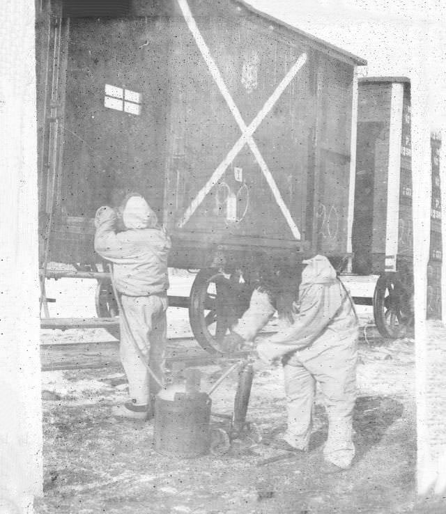 Disinfecting plague infected quarantine car, Fuchiatien