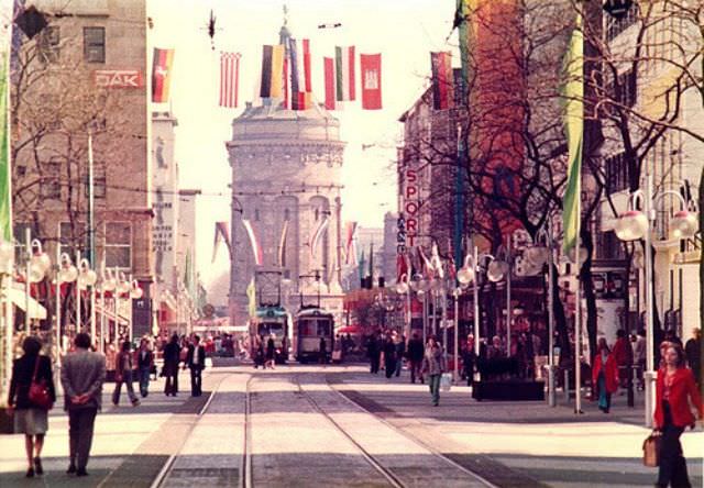 #12 The Planken – in the middle, 1975