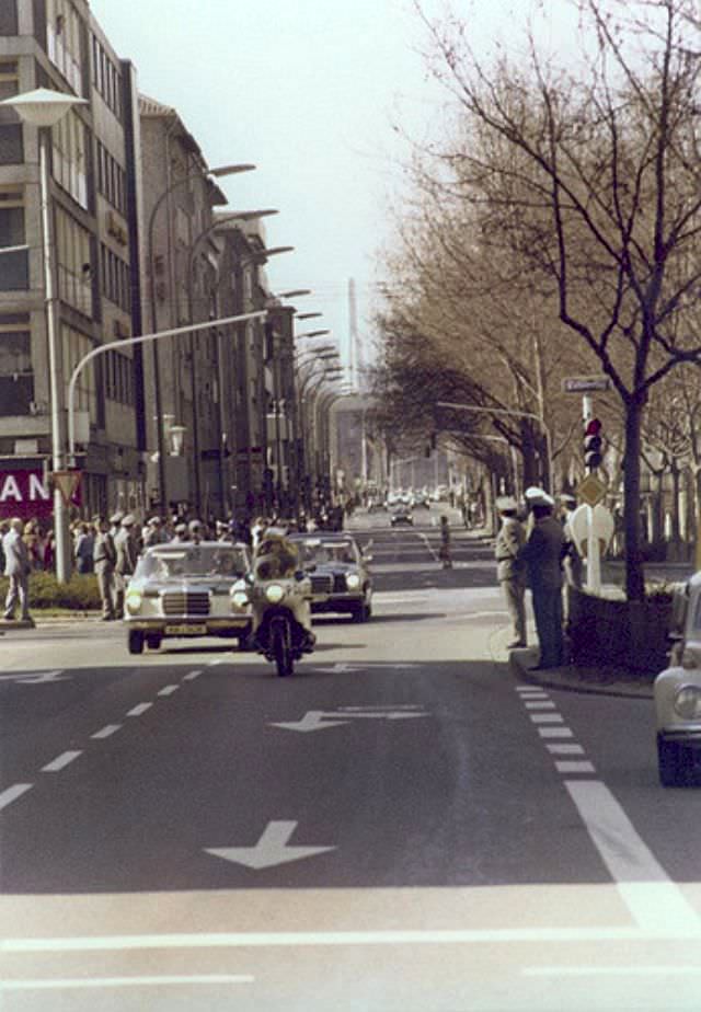 #32 Anwar El Sadat in the Bismarckstr, 1976