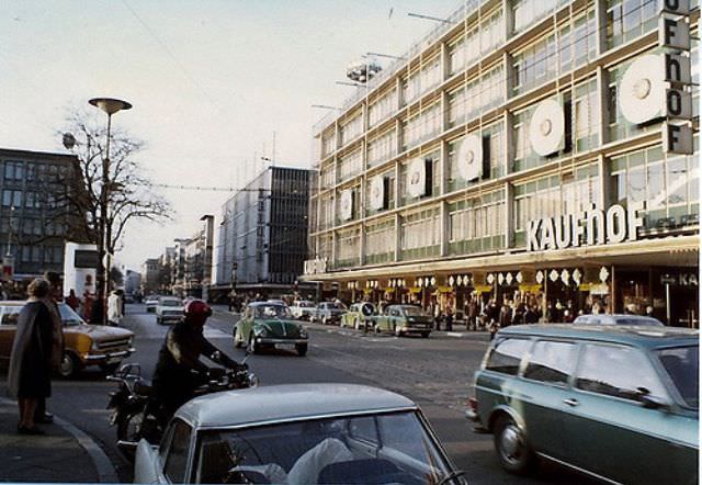 #23 The Planken in front of the Kaufhof, 1972