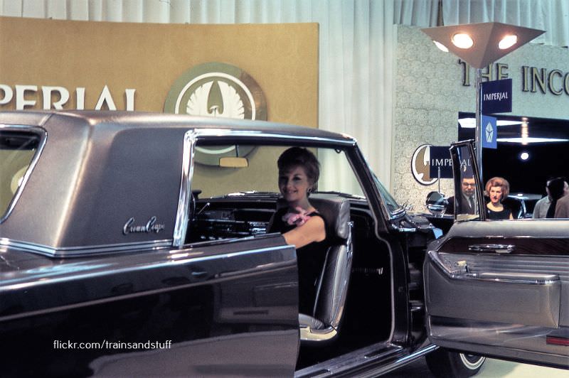 #39 Chrysler Crown Imperial ‘Mobile Executive’ at the New York Auto Show, 1966