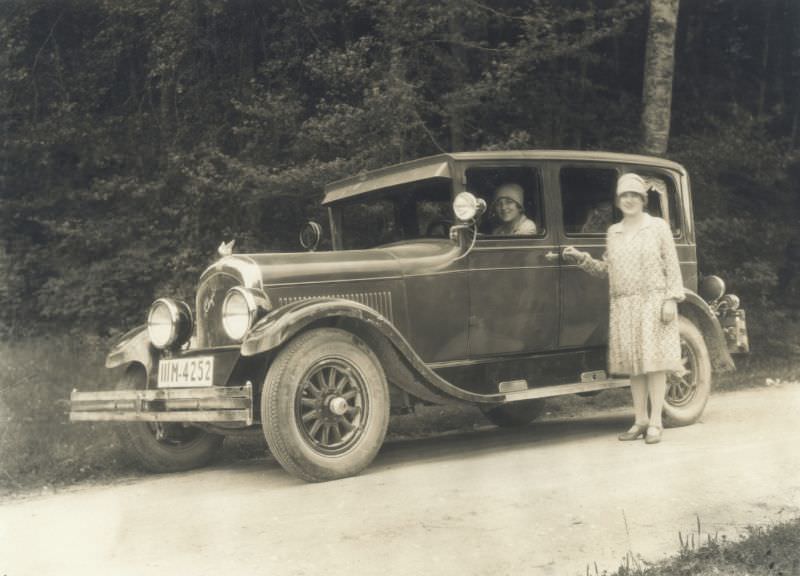 Fabulous Photos of People with their Chrysler Automobiles from the Past Vehicles &; Transportation