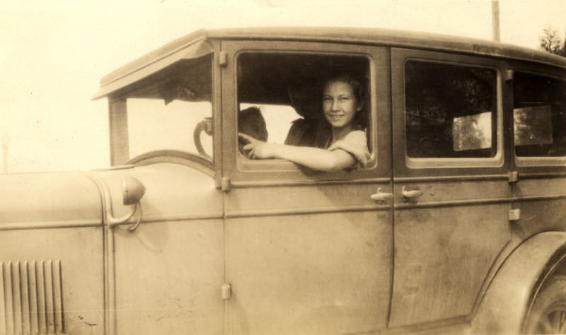 Fabulous Photos of People with their Chrysler Automobiles from the Past Vehicles &; Transportation