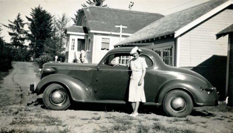 Fabulous Photos of People with their Chrysler Automobiles from the Past Vehicles &; Transportation
