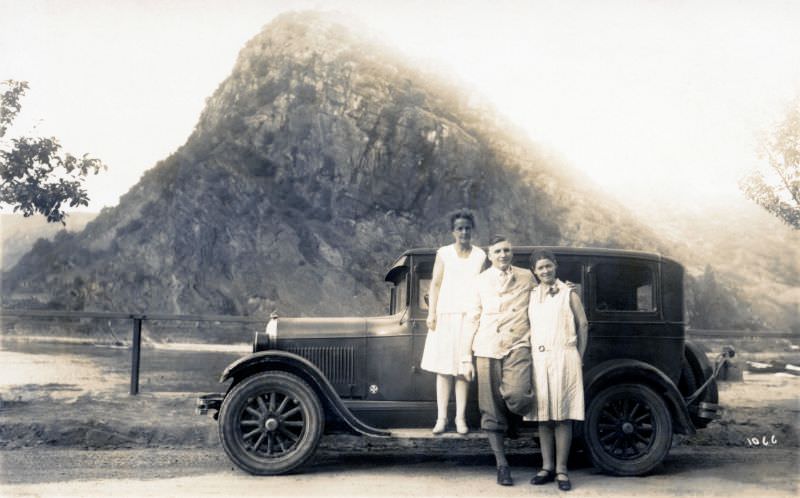 Fabulous Photos of People with their Chrysler Automobiles from the Past Vehicles &; Transportation