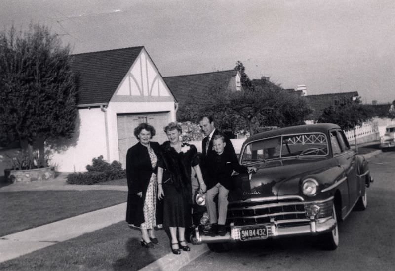 Fabulous Photos of People with their Chrysler Automobiles from the Past Vehicles &; Transportation
